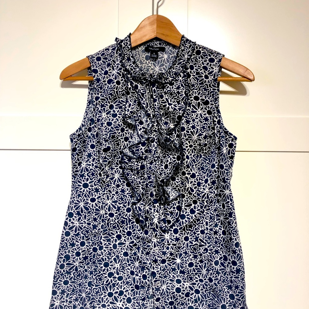 ✨SOLD Nautica sleeveless shirt. Size 6.